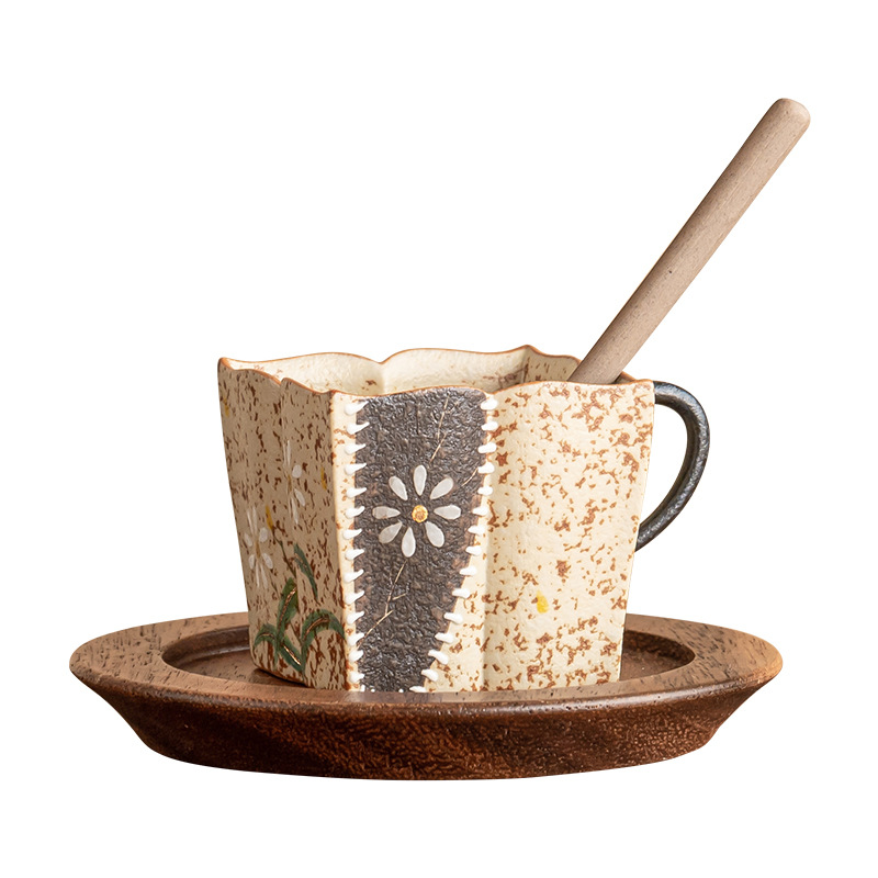 青花火石紅小雛菊四方蓮杯