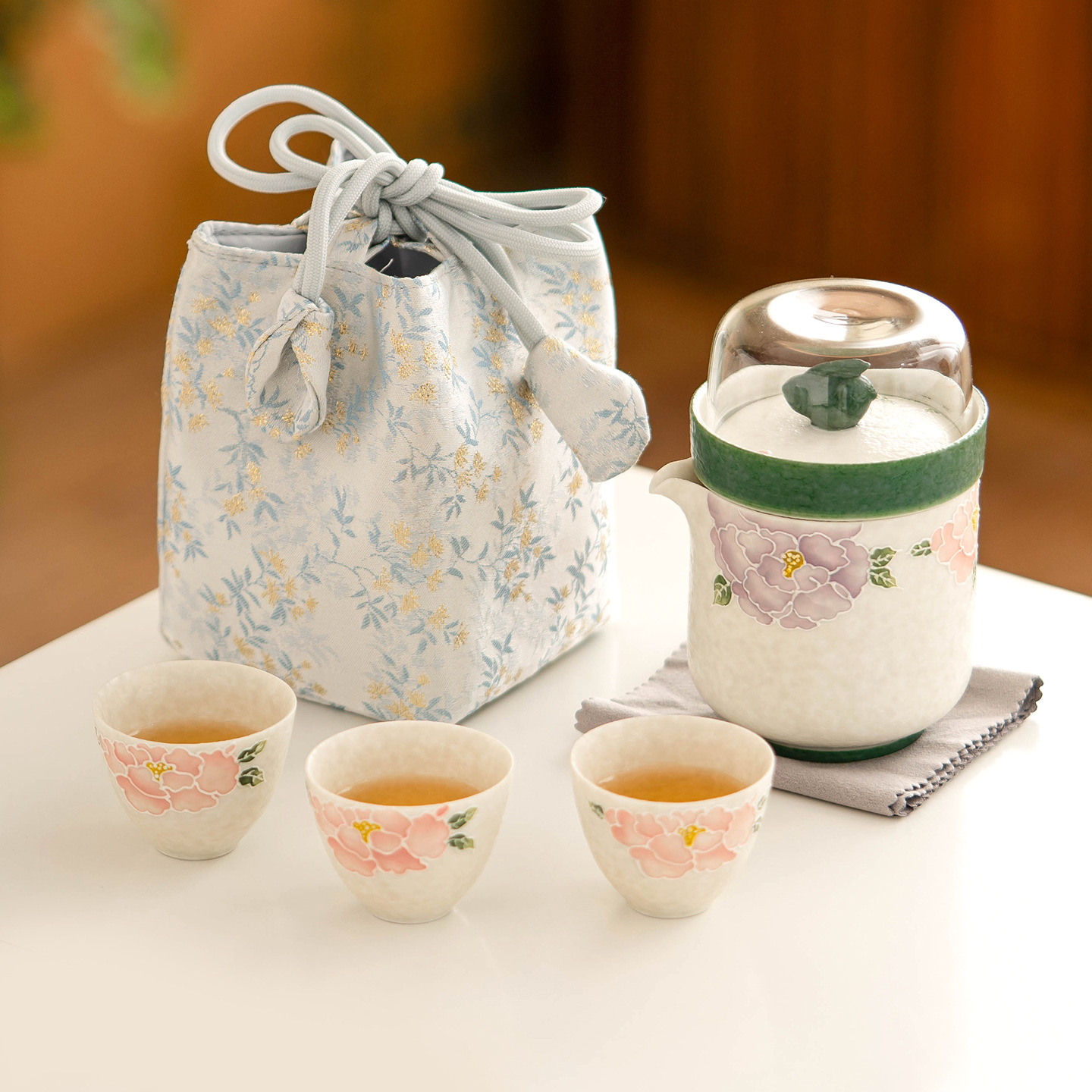 堆雕牡丹陶瓷泡茶杯