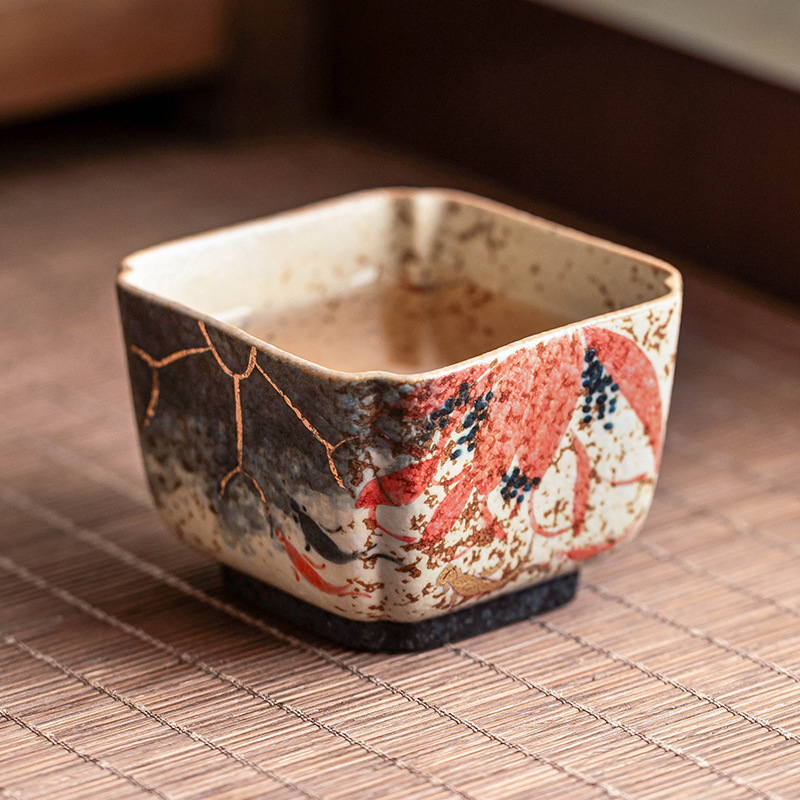 青花火石紅四方杯