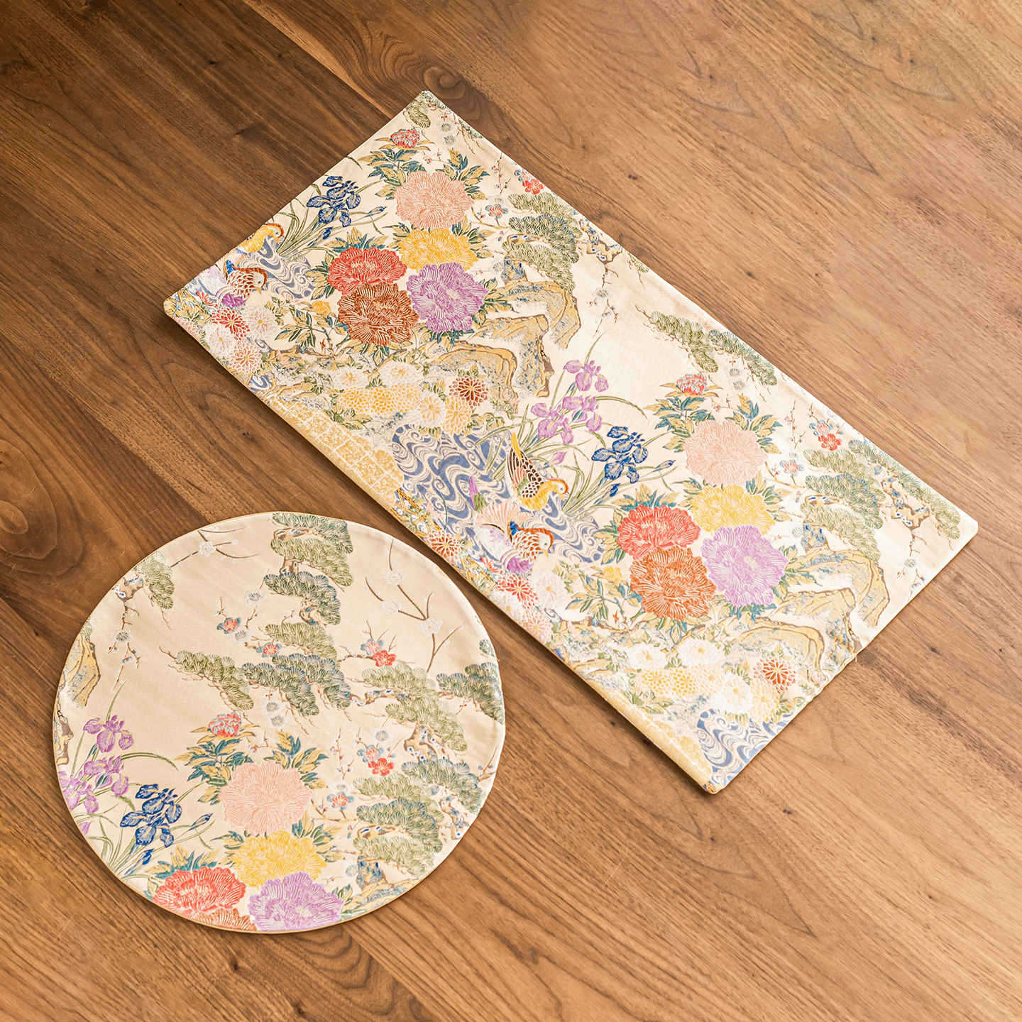 西陣織鎏金茶席