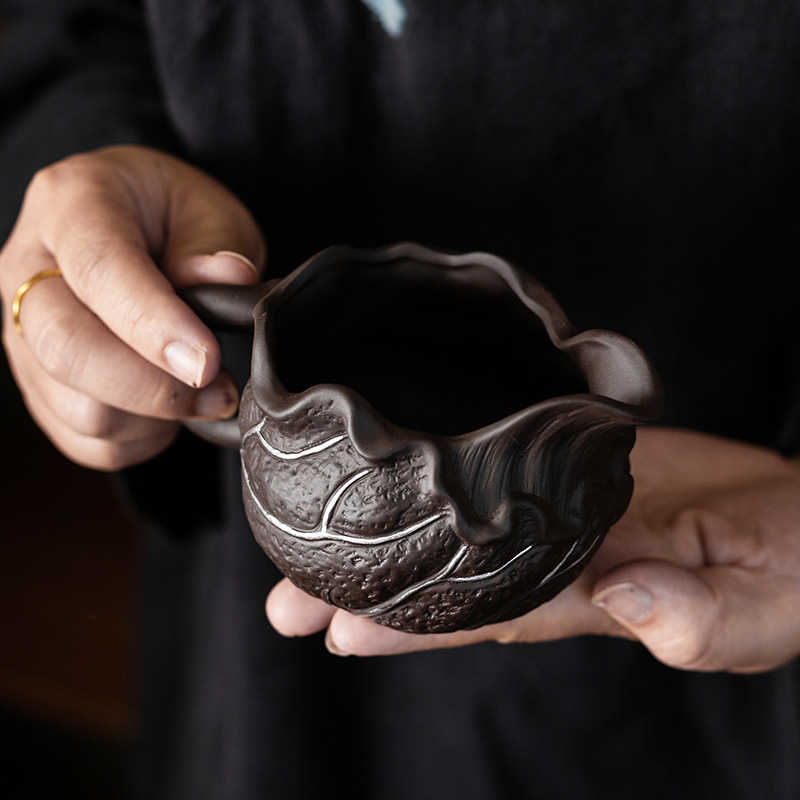 异形荷花紫砂描銀公道杯