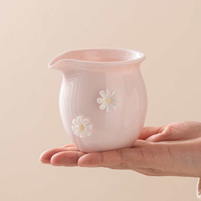 桃粉捏花公道杯