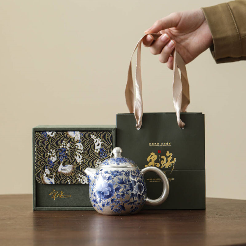 青花鎏銀纏枝蓮茶具套裝