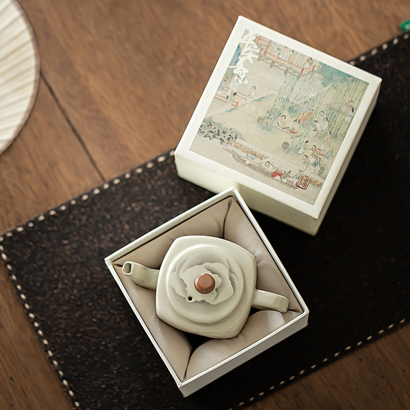 汝窯陶瓷四方壺