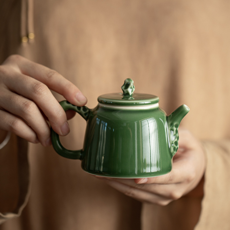 青璃釉枯石茶壺