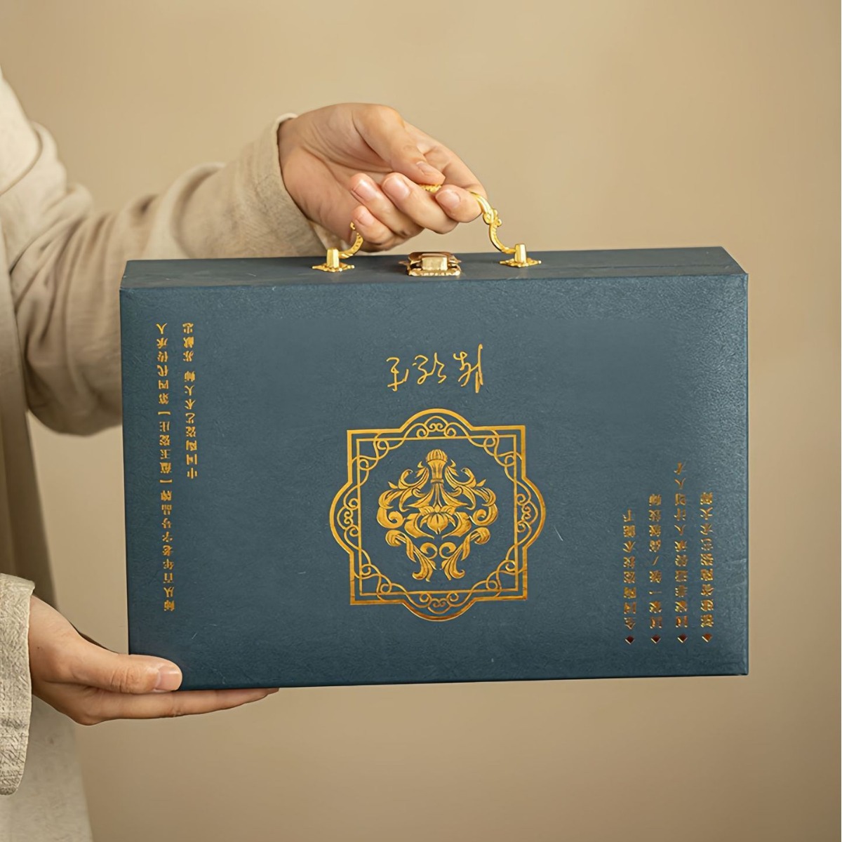 黑唐卡金銀錯茶壺