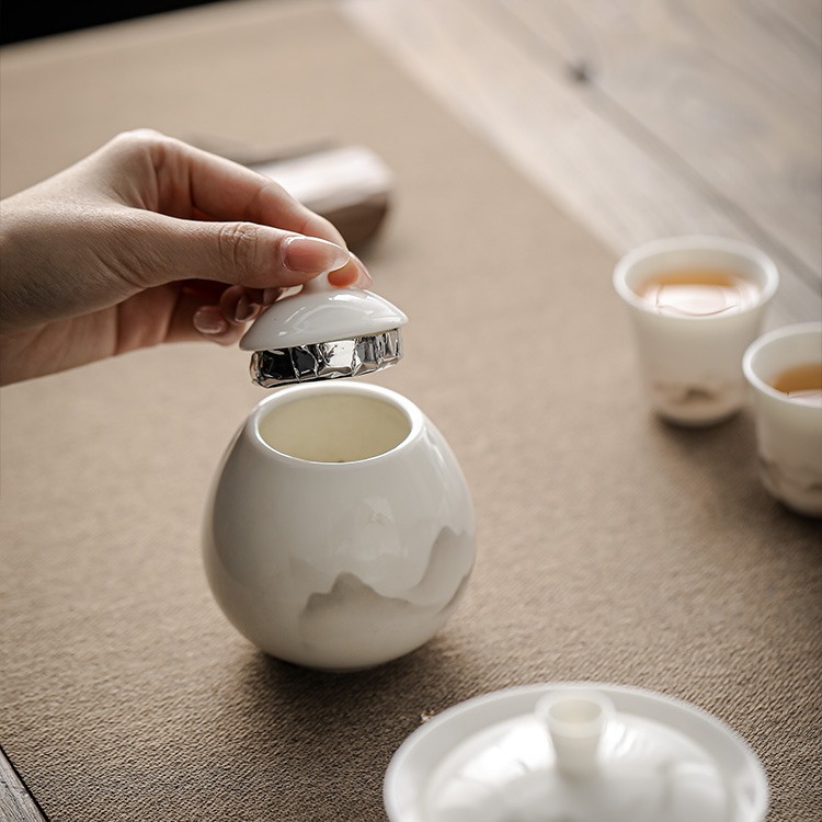 羊脂玉水墨遠山茶葉罐