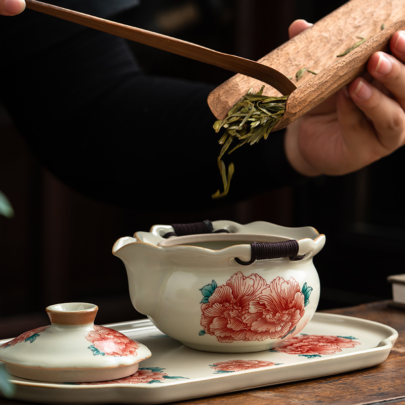 汝窯牡丹花手抓壺