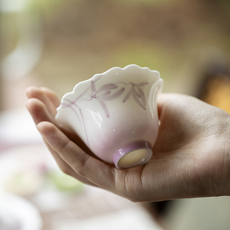 手繪蘭花漸變紫品茗杯