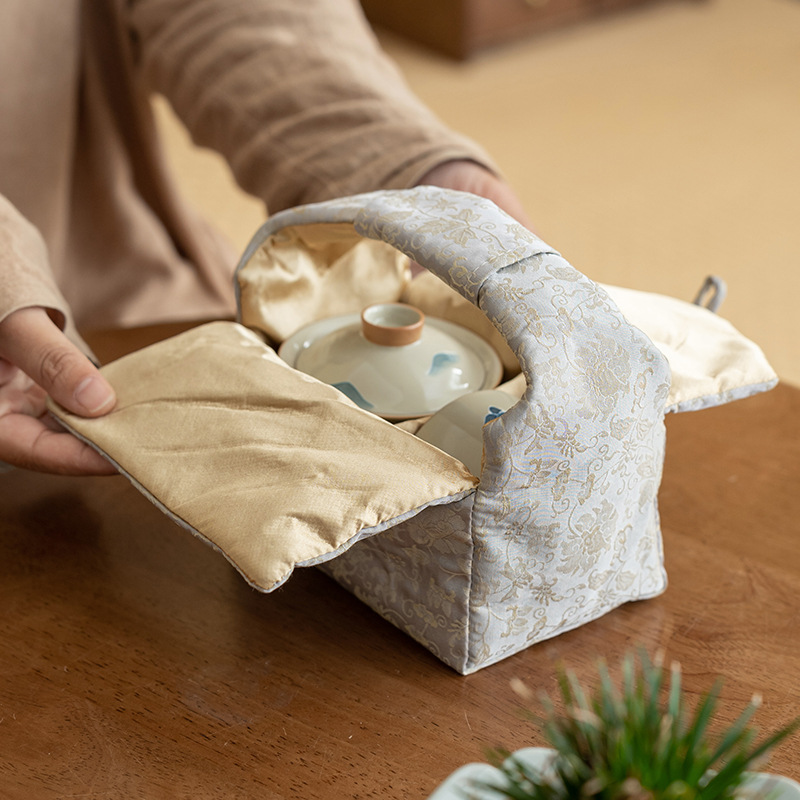 手繪浮雕山水陶瓷蓋碗