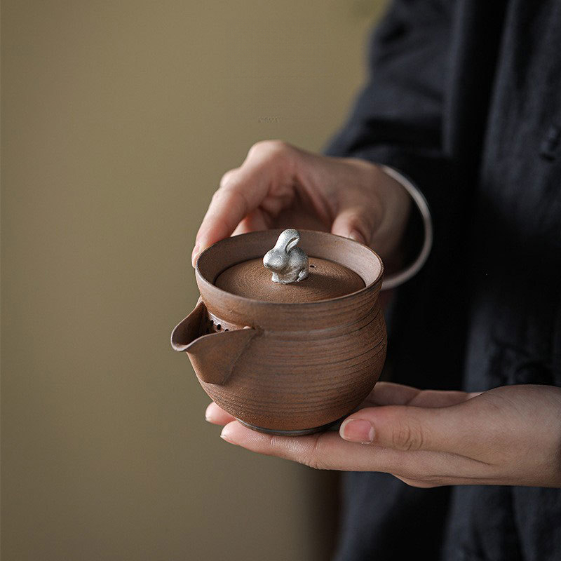 手作老岩泥鎏銀兔子手抓壺