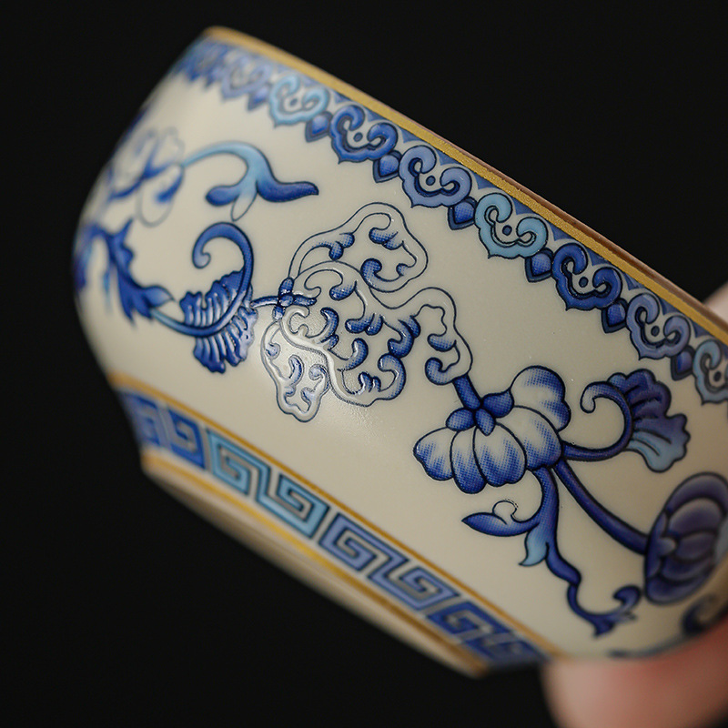 青花纏枝蓮汝窯主人杯