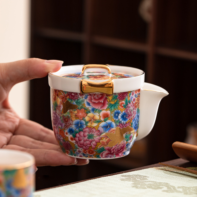 琺瑯彩萬花手抓壺寶瓶