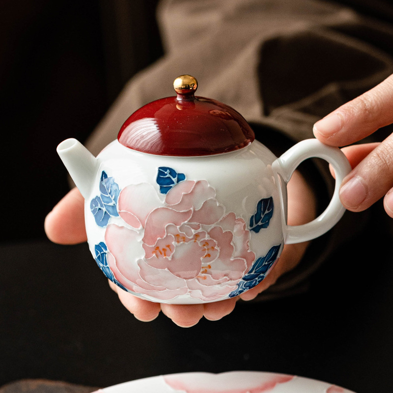 手繪描金牡丹茶壺