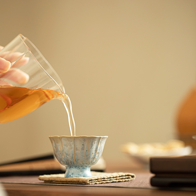 結晶釉窯變花口茶杯