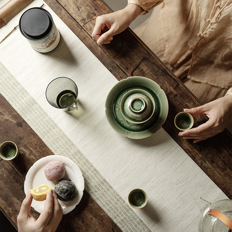 龍泉青瓷梅子青釉蓋碗