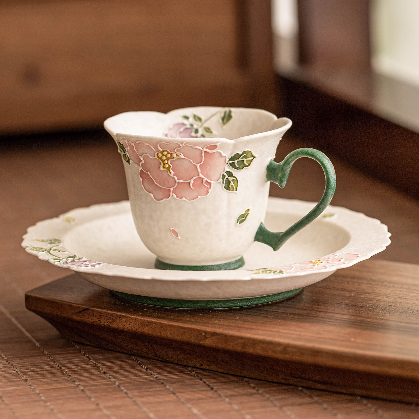 極素岩礦白堆雕牡丹紅茶杯