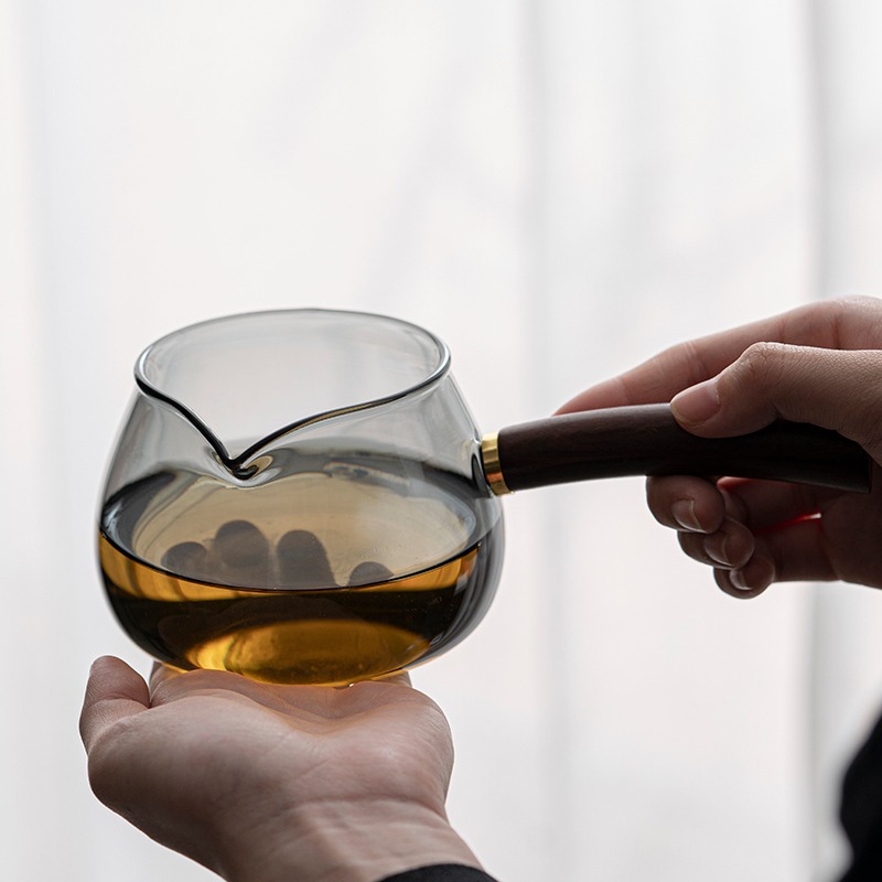 日式側把彎柄玻璃公道杯