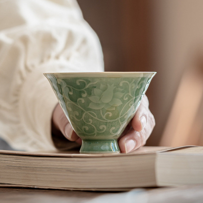 梅子青影雕斗笠杯