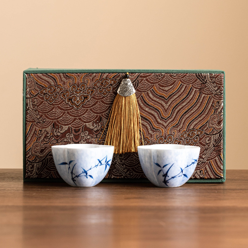 手繪墨竹四瓣杯