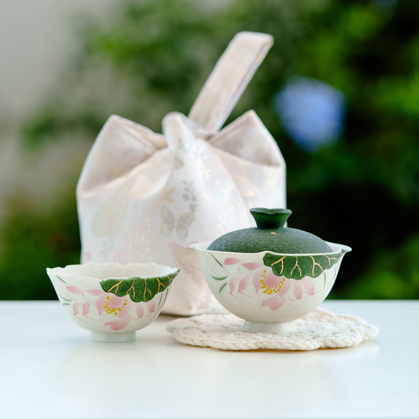 陶瓷蓋碗手繪描金錦鯉戲荷蓋碗