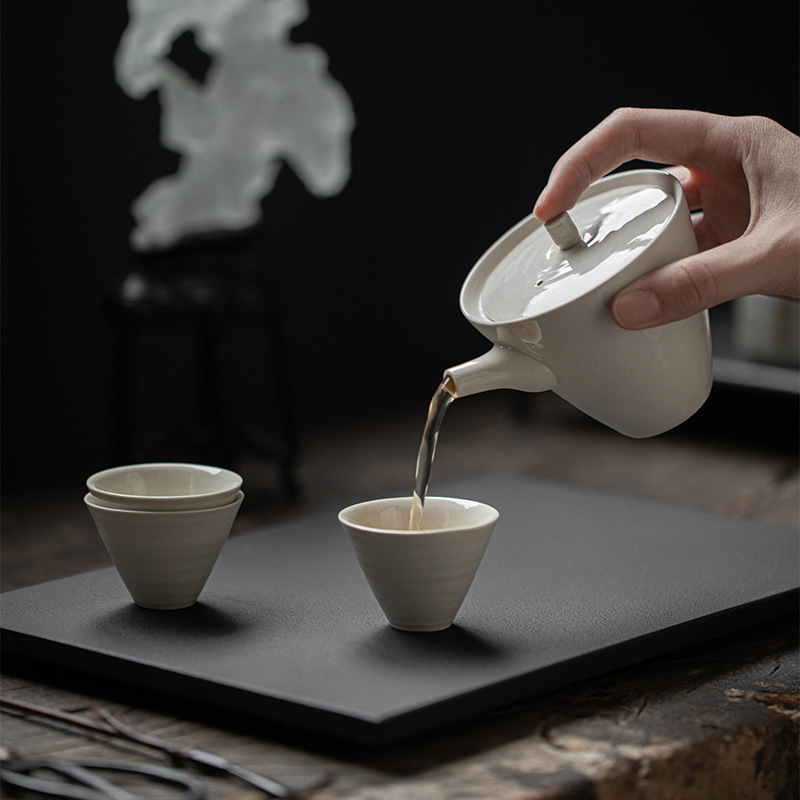 草木山澤灰手抓壺