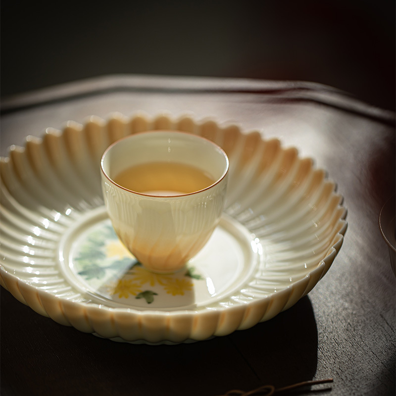 花瓣紋漸變色陶瓷茶杯