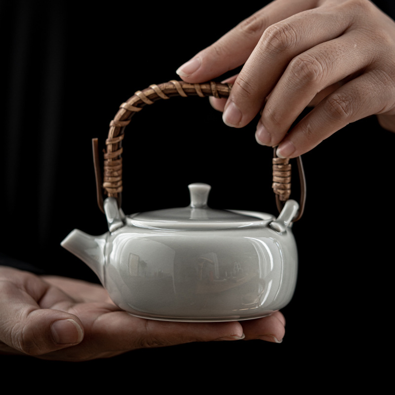 冰灰釉藤編提梁壺