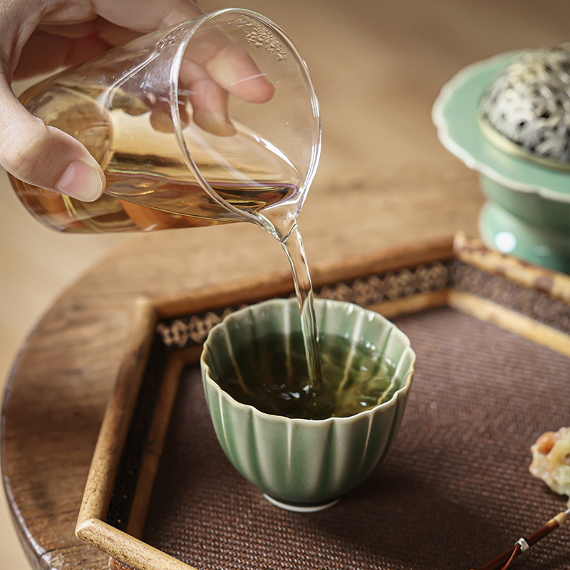 越窯青瓷蓮瓣杯