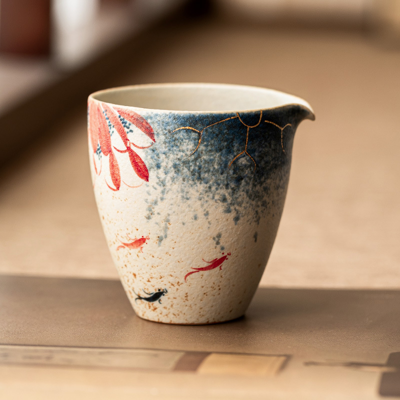 青花火石紅手繪荷韻錦鯉公道杯