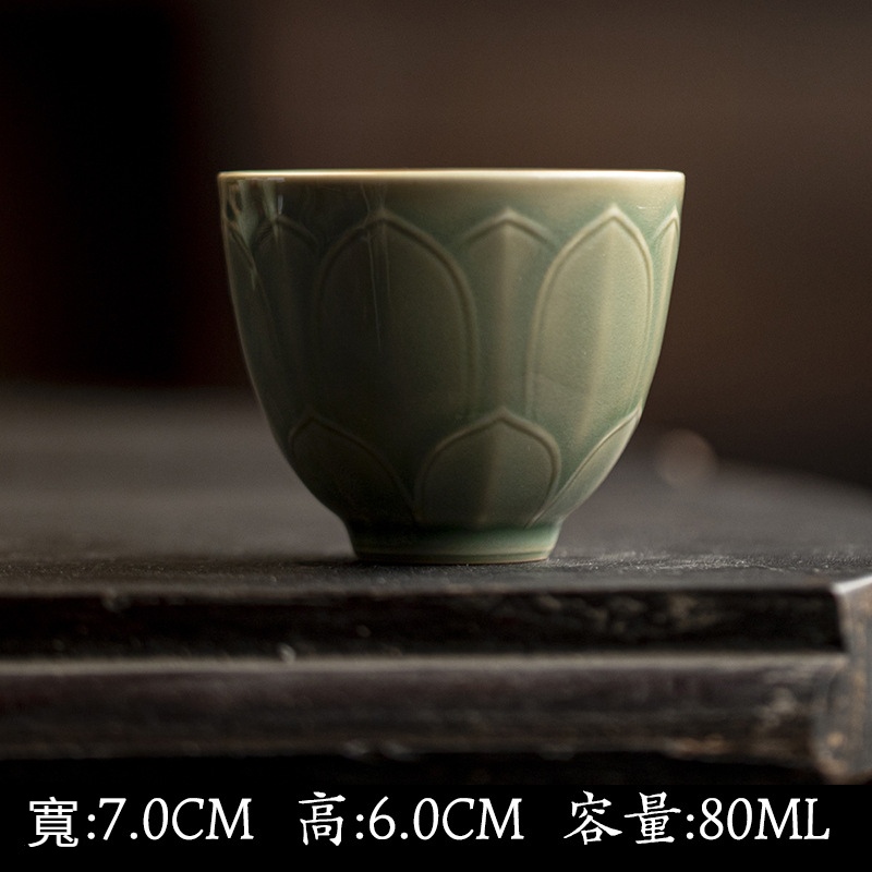 越窑青瓷雕刻主人杯