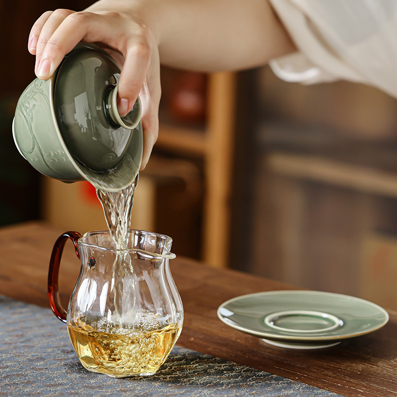 越窯青瓷折枝蓋碗