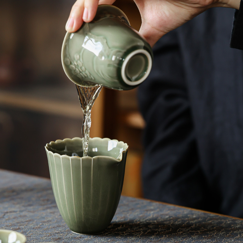 越窯青瓷線條公道杯