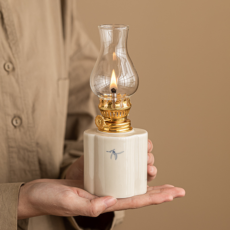 手繪花卉復古煤油燈