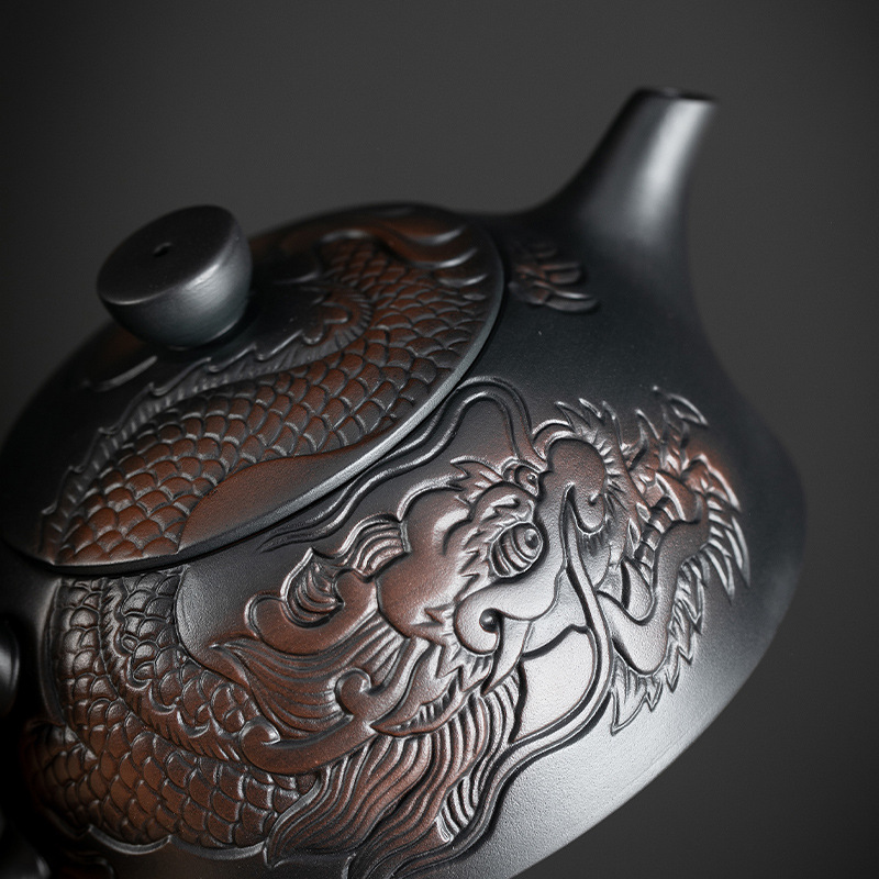 紫陶半月龍紋壺