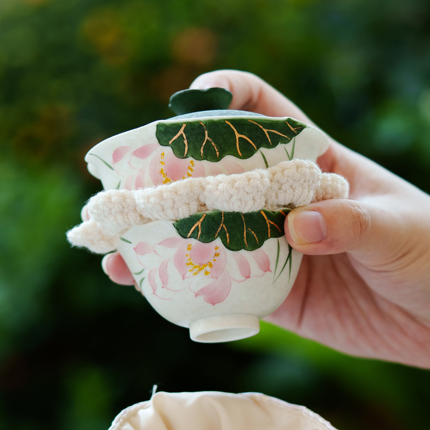 陶瓷蓋碗手繪描金錦鯉戲荷蓋碗