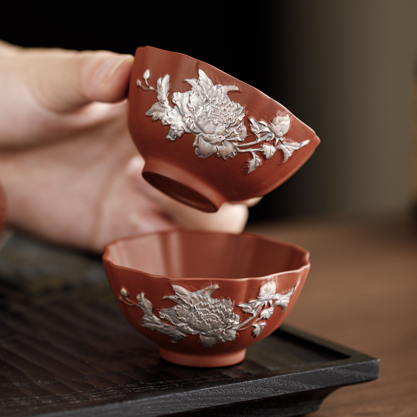 紅泥紫砂鎏銀牡丹茶杯