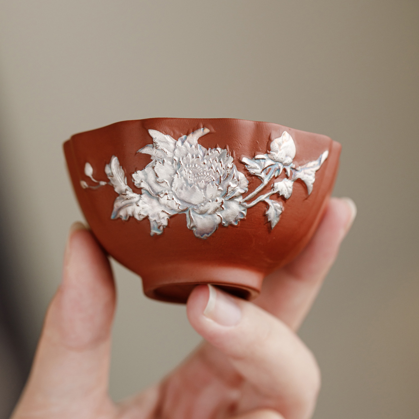 紅泥紫砂鎏銀牡丹茶杯