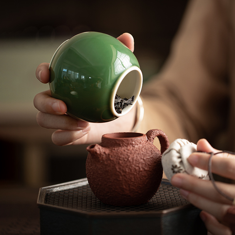 青璃釉小圓茶葉罐