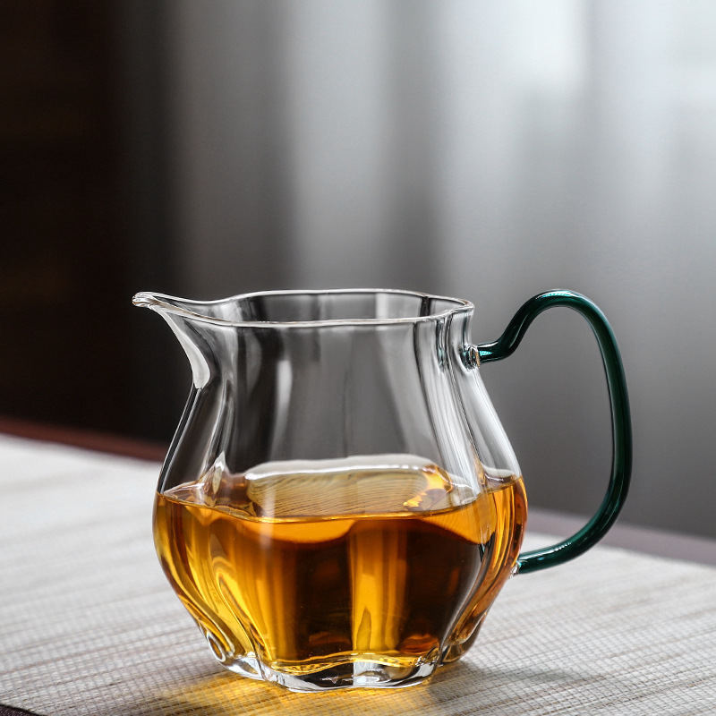 尖嘴彩色把手公道杯