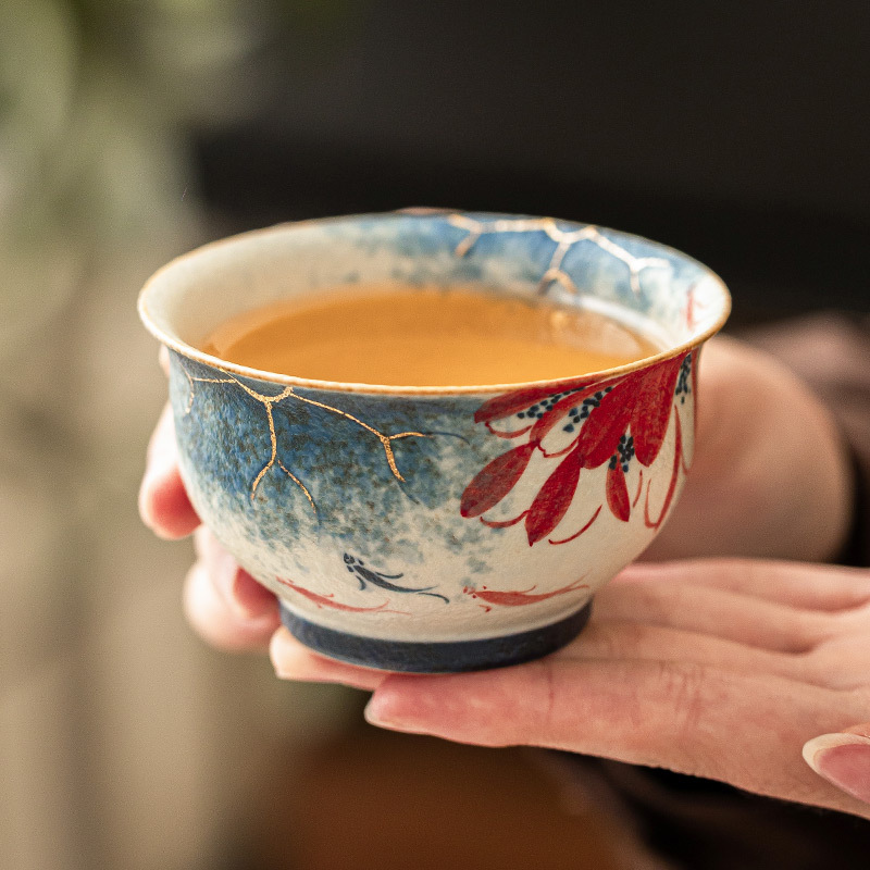 青花火石紅手繪荷韻錦鯉品茗杯
