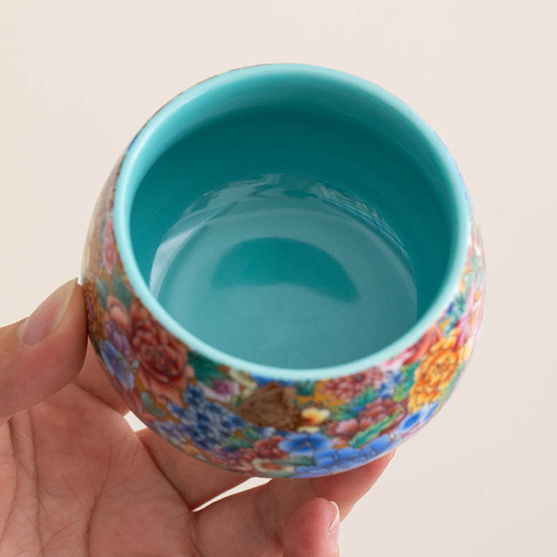 琺瑯彩萬花描金蝴蝶茶杯