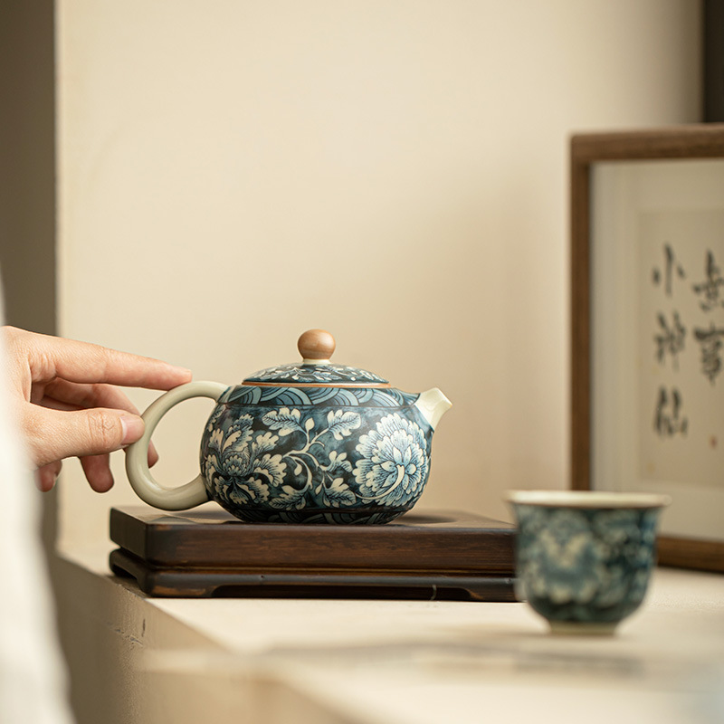 手工青花汝窑萬花西施壺