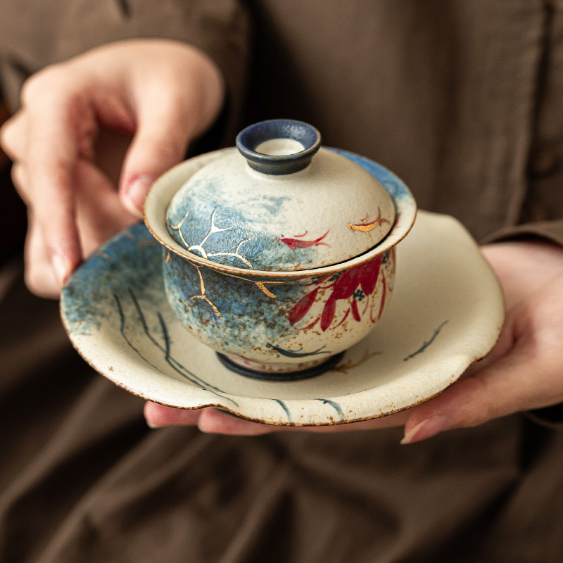 青花火石紅荷韻蓋碗