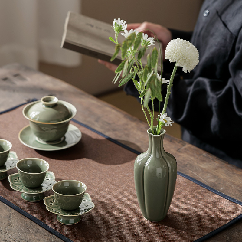 越窯青瓷四葉草花器