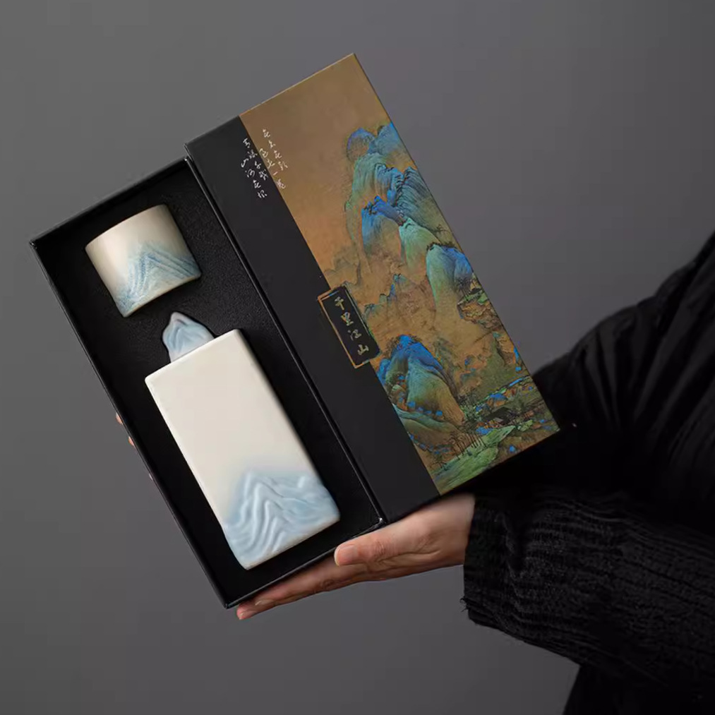 陶瓷浮雕山巒茶葉罐