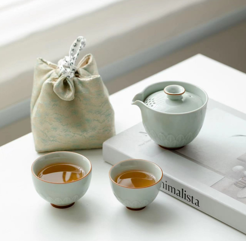 浮雕青瓷快客杯