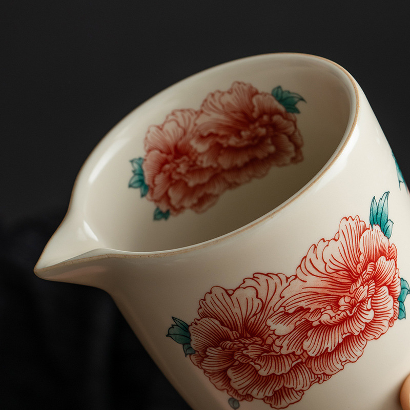 汝窯牡丹花高口公道杯