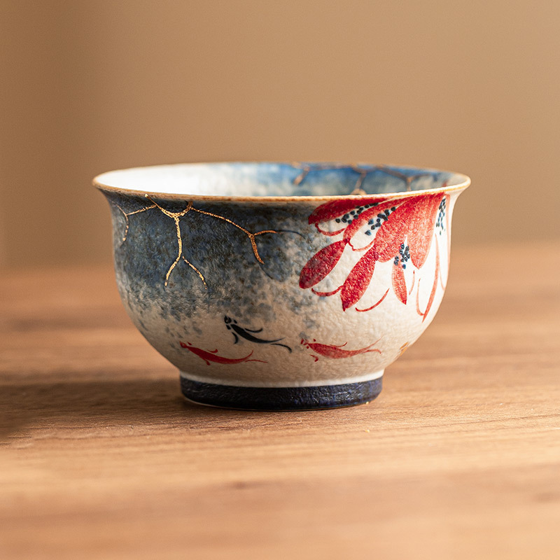 青花火石紅手繪荷韻錦鯉品茗杯