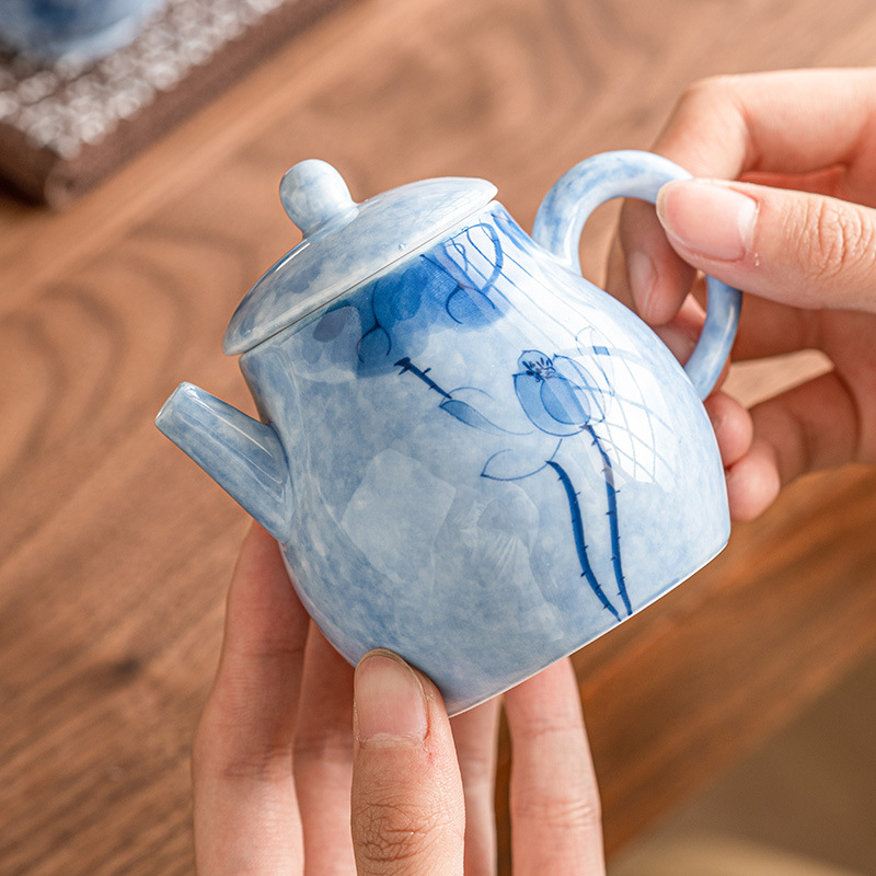 手繪藍蓮花集鼎壺